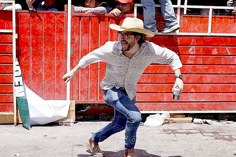 Joven de 28 años pierde la vida tras ser embestido por un toro durante la tradicional huamantleada