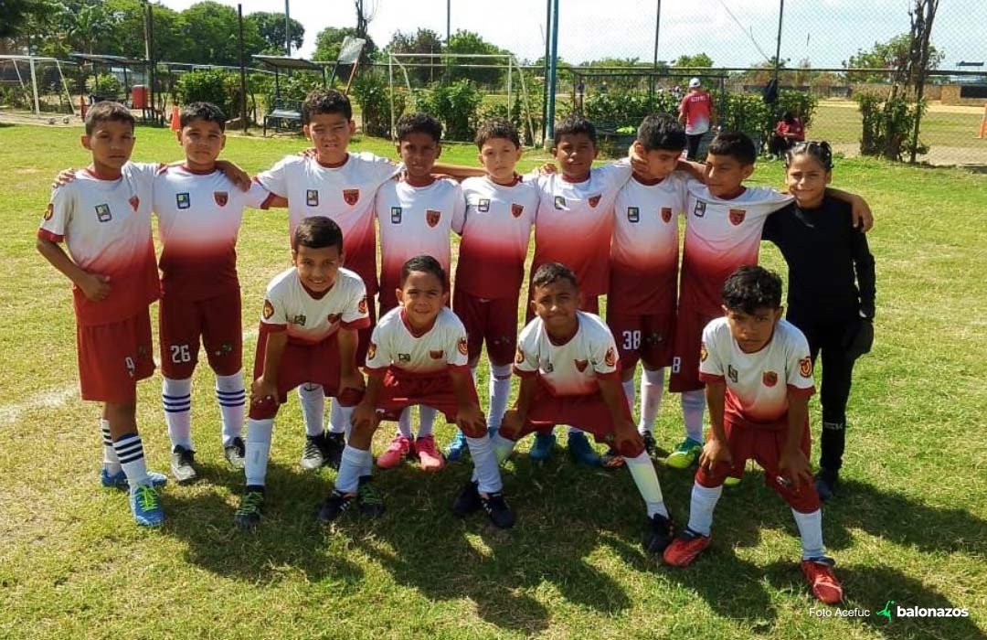 La asociación civil escuela de fútbol de la universidad de carabobo destaca en la liga duo apertura 2026
