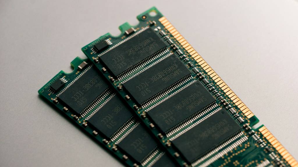 La fiebre de la inteligencia artificial dispara el coste de la memoria ram hasta multiplicar por cinco sus valores previos