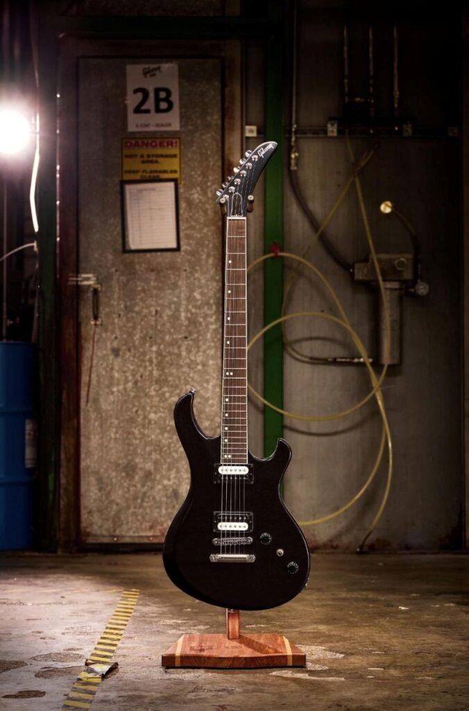 La legendaria serie Victory de Gibson evoluciona hacia registros más graves con un nuevo modelo barítono