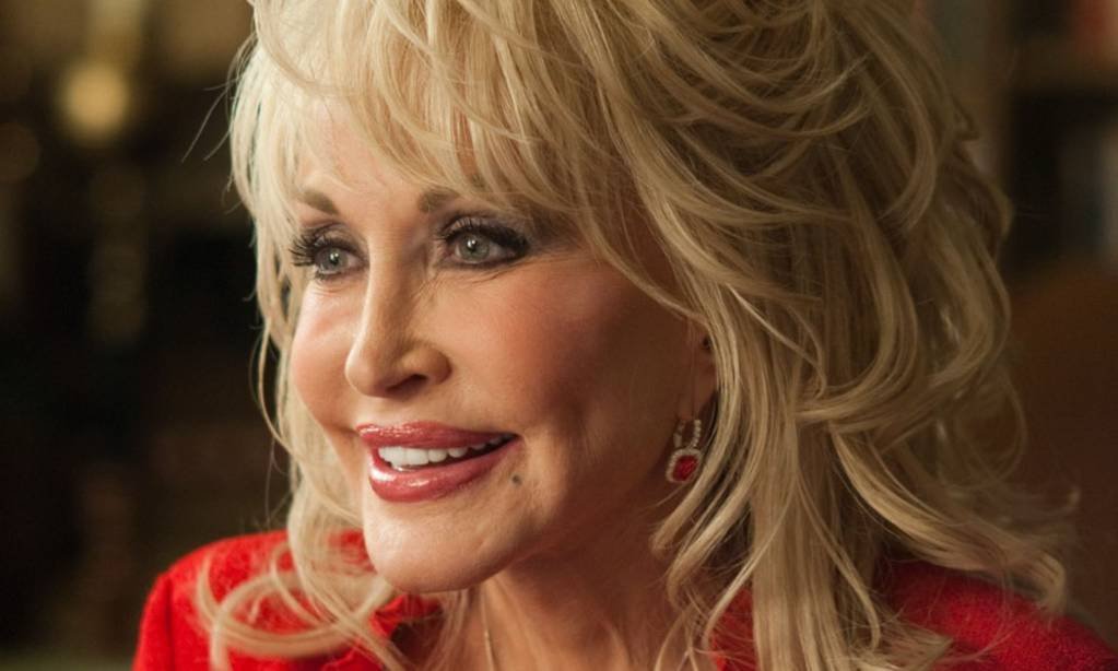 Legado cinematográfico de Dolly Parton: cinco producciones imprescindibles para homenajear a la estrella del country