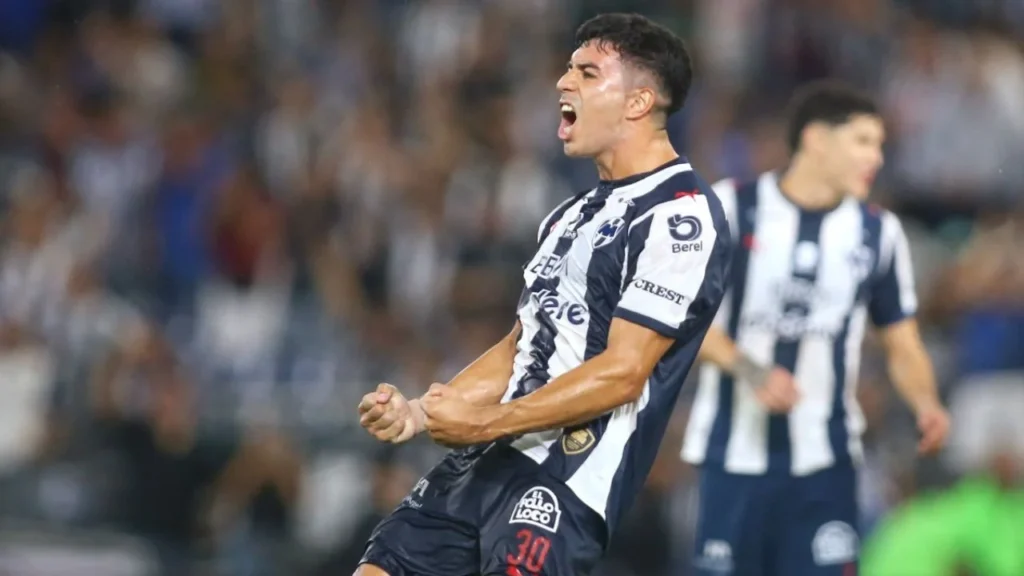 Monterrey golea 6-1 a Juárez y se adueña del liderato