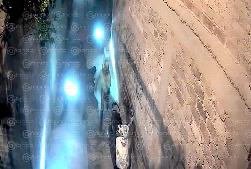 Motociclista es interceptado y asaltado por dos hampones en calles del municipio de Chimalhuacán