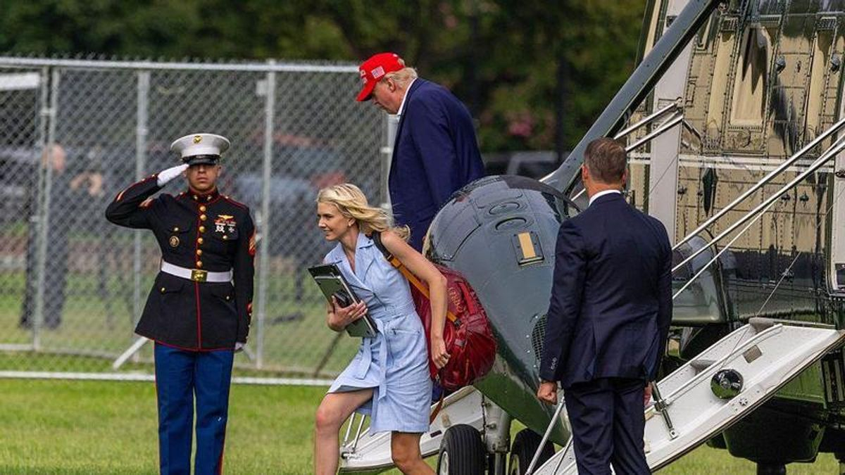 Natalie harp, la asesora personal y “impresora humana” que se ha convertido en la sombra de donald trump