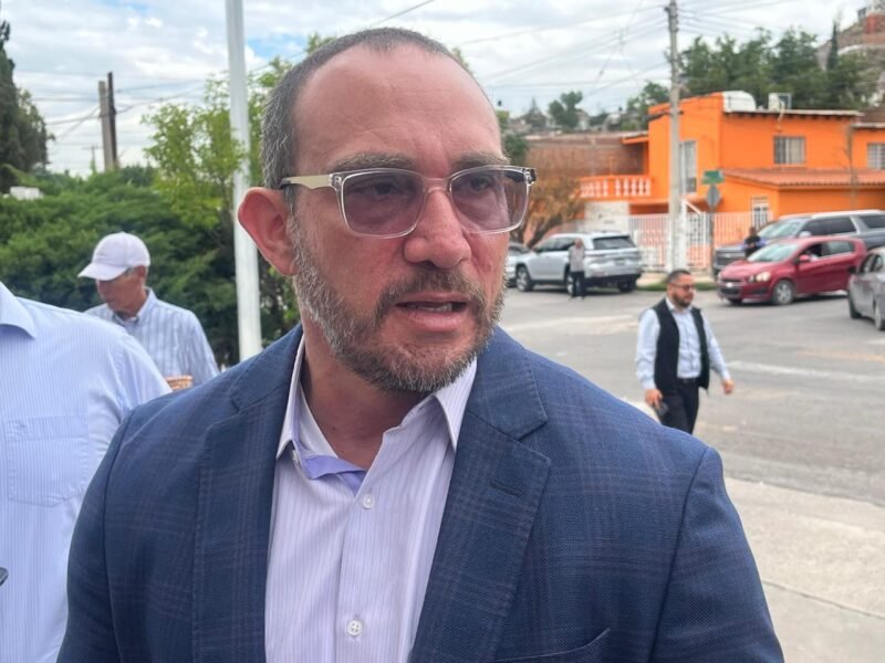 Niega Gilberto Baeza distanciamiento institucional con el IMSS a pesar de adeudos pendientes