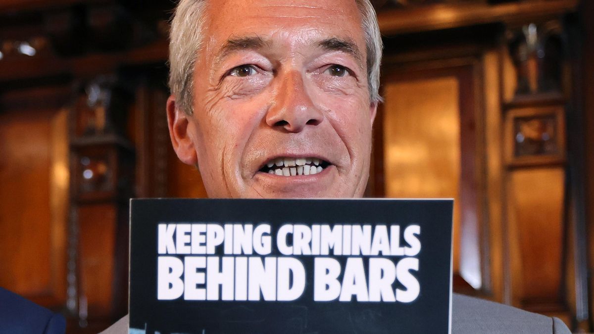 Nigel Farage arrasa en unas peculiares elecciones en Reino Unido marcadas por la alta abstención
