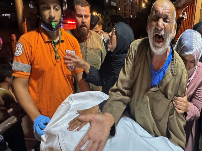 Nueva ofensiva militar en Gaza deja al menos diez muertos y compromete las negociaciones de paz