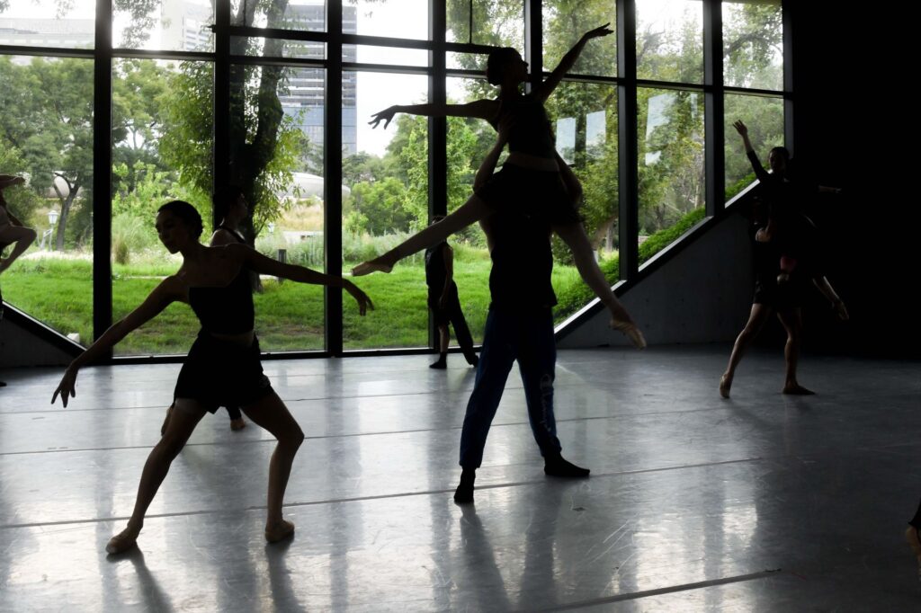 palacio de bellas artes presenta grafías, una gala de danza contemporánea con boletos desde 50 pesos