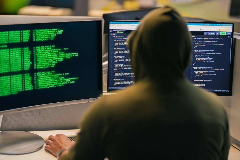 Por qué esta inteligencia artificial de código abierto se ha vuelto el arma predilecta del ciberdelito estatal