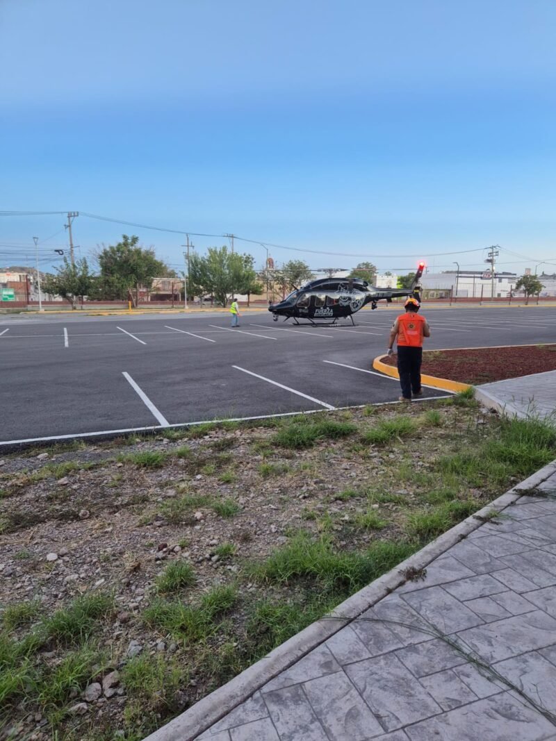 Realizan operativo aéreo de emergencia para rescatar a menor que cayó a un barranco