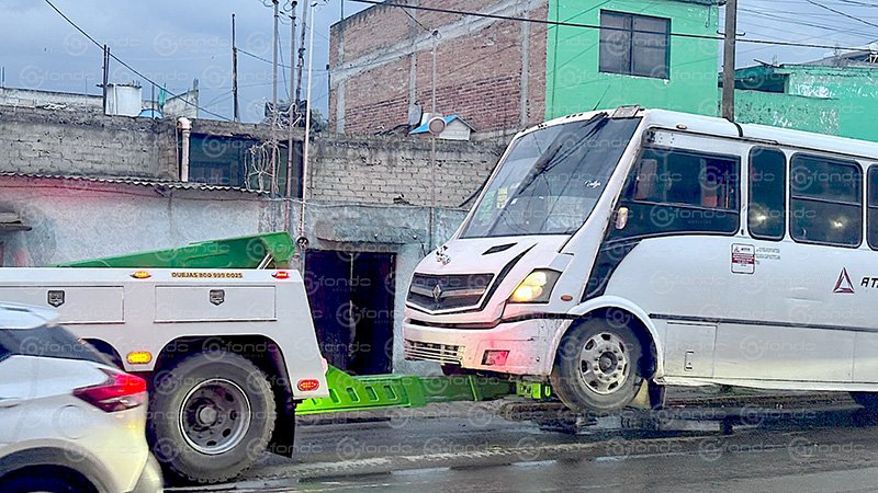 Sancionan a operadores de transporte público por conducir ebrios durante operativos viales en Toluca