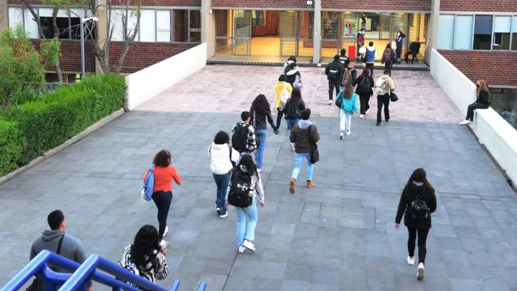 SEP solicita prevenir y erradicar las novatadas previo al ciclo escolar 2026-2027