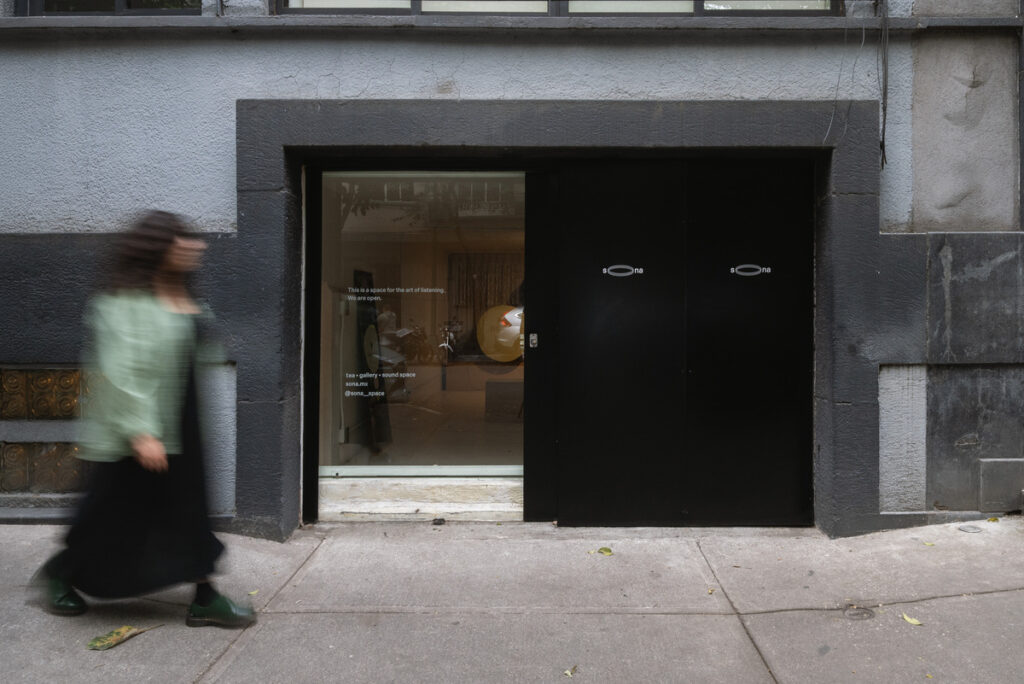 Sona: el innovador refugio acústico en la Ciudad de México para redescubrir el silencio y la alta fidelidad