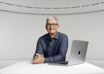 Tim Cook pone fin a su etapa como consejero delegado de Apple y cede el testigo a John Ternus