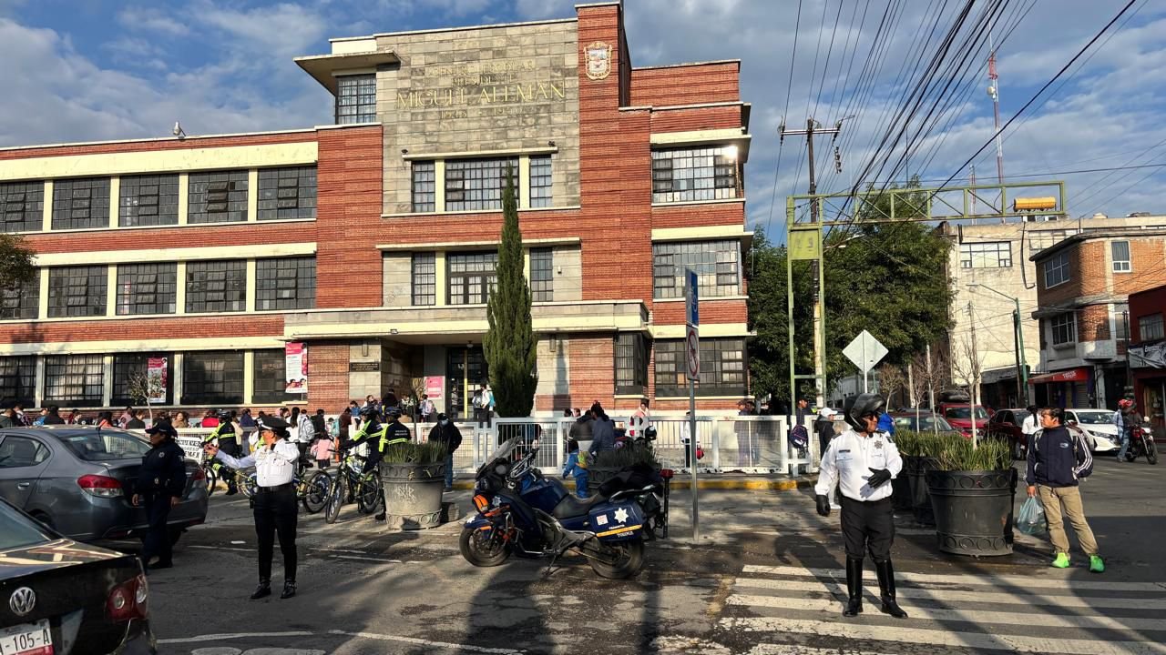 Toluca blinda el regreso a clases con el despliegue de mil elementos de seguridad