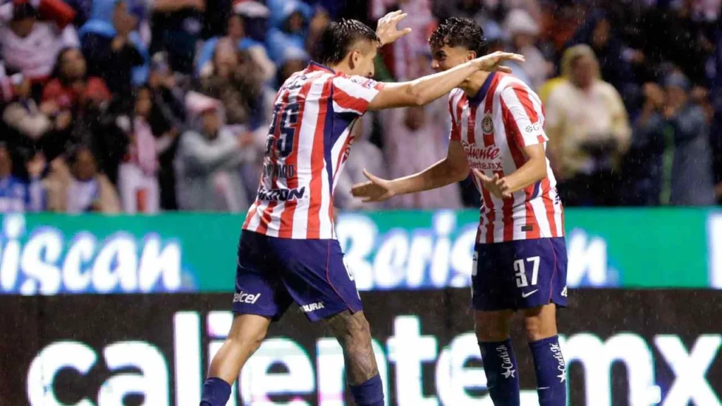 Tormenta en Guadalajara no frena la contundente victoria de Chivas sobre Tijuana en la Liga MX