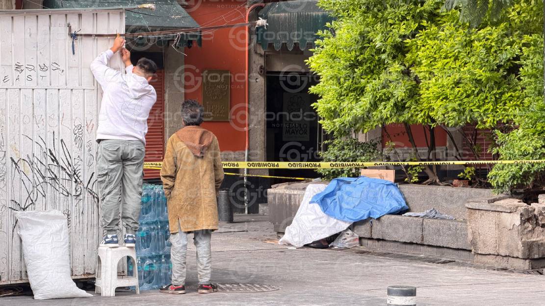 Tragedia en el Centro Histórico: adulto mayor en situación de calle muere por hipotermia y abandono