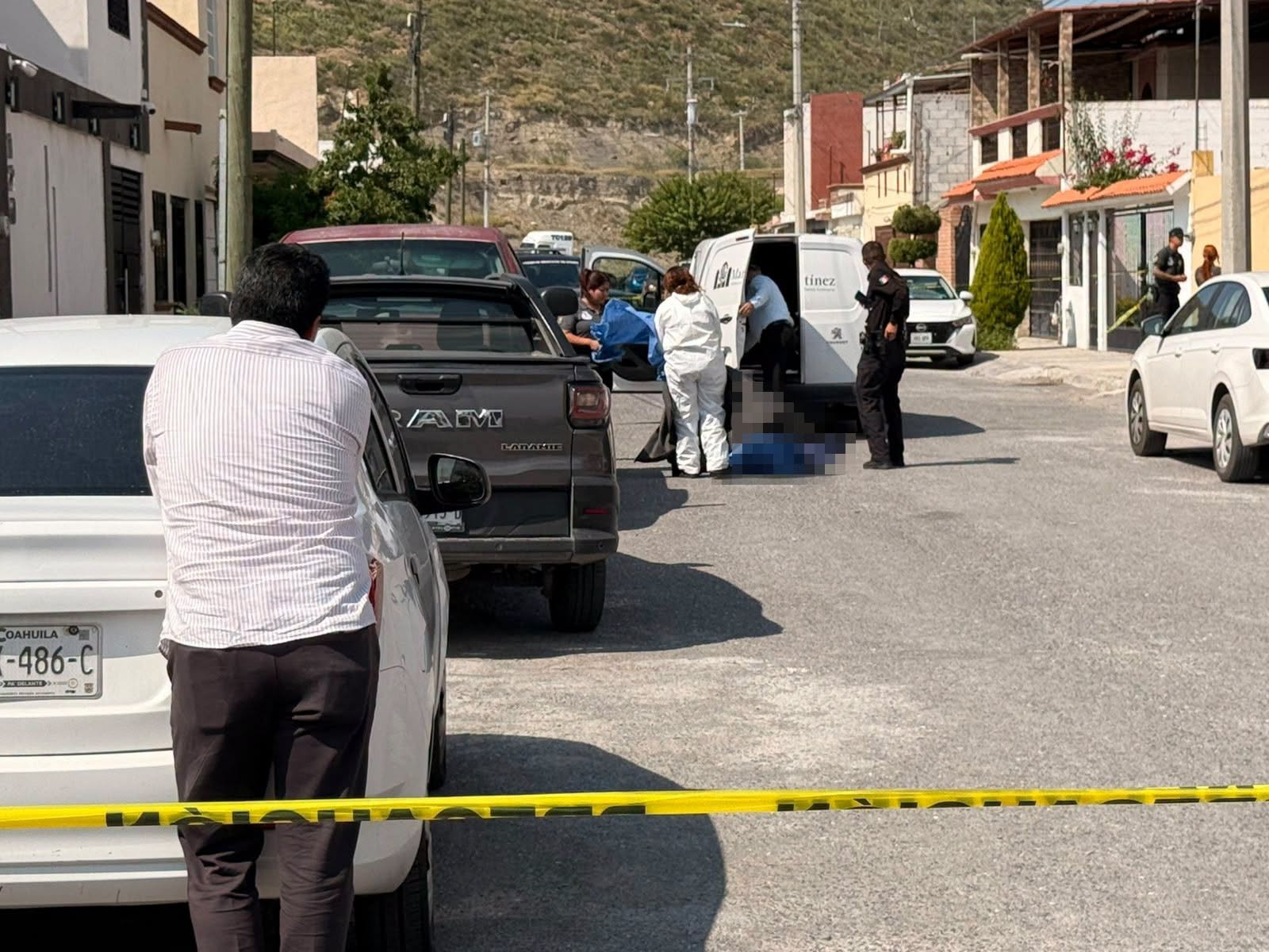 Tragedia inesperada: joven de 19 años fallece en la vía pública tras acudir a estética