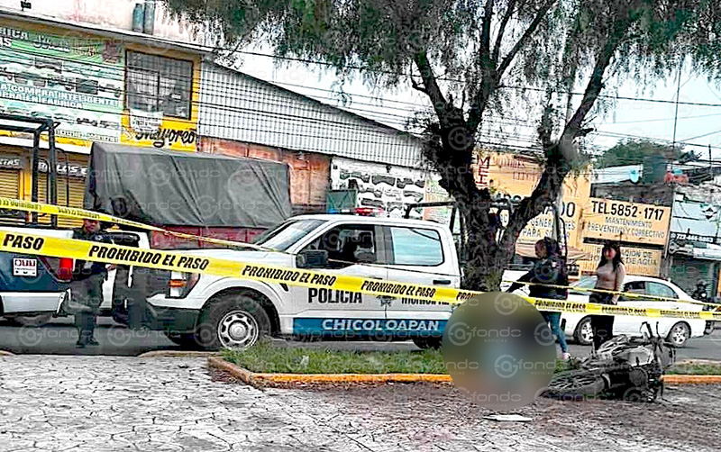 Trágico accidente vial: motociclista pierde la vida al impactarse contra un árbol en Chicoloapan