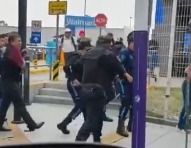 Violenta confrontación en sucursal de Walmart tras intento de robo por parte de farderos