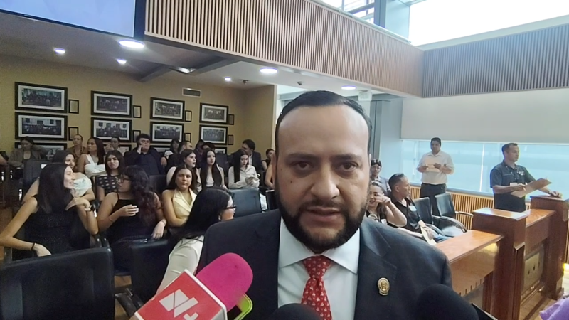 Arturo medina asume la jucopo con la promesa de impulsar el diálogo parlamentario