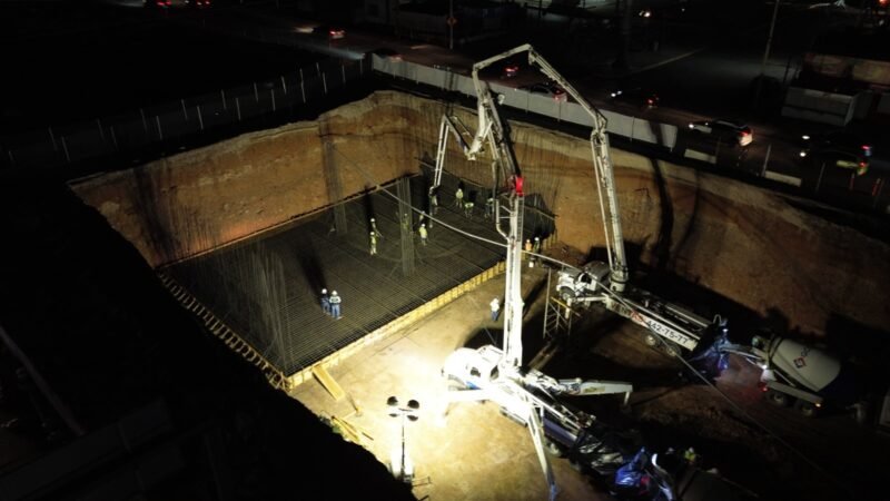 Avanzan obras viales con colado masivo de concreto en el paso inferior de avenida Tecnológico