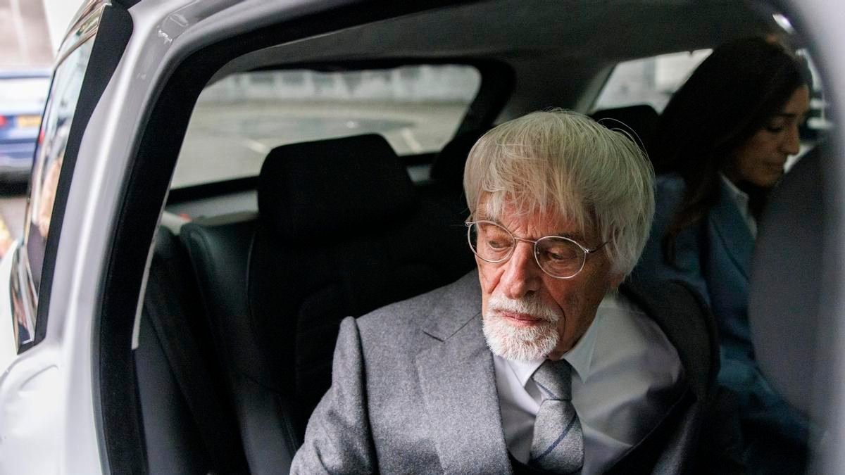 Bernie Ecclestone es detenido en Portugal tras transportar una escopeta sin papeles en su avión privado