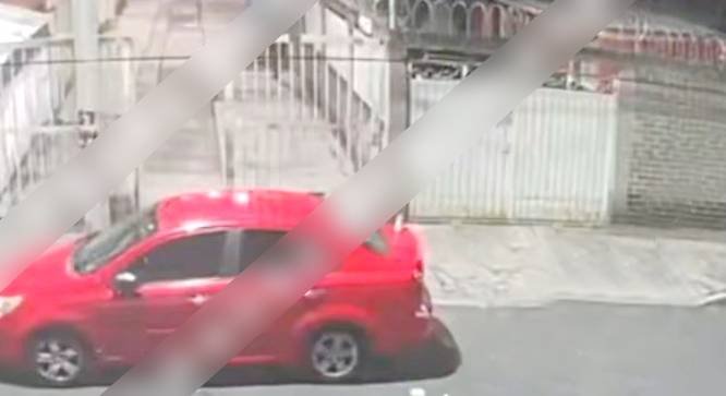Cámaras de seguridad captan a hombre que huye y deja a su amigo a merced de asaltantes armados