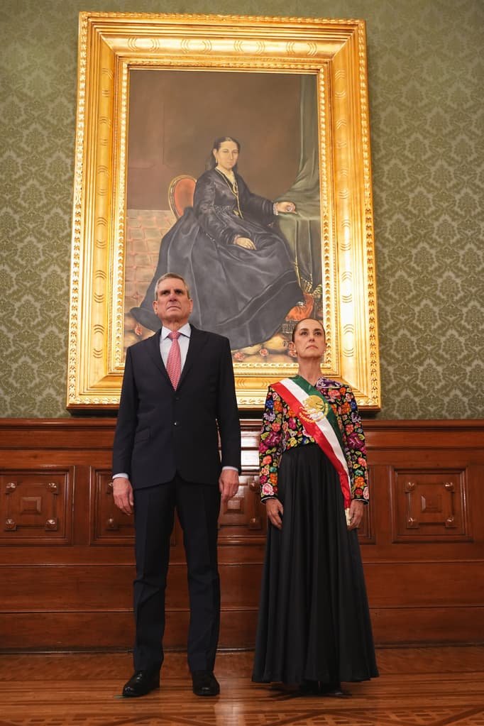 Con fervor patrio y música de Intocable, Claudia Sheinbaum encabeza el Grito de Independencia en el Zócalo