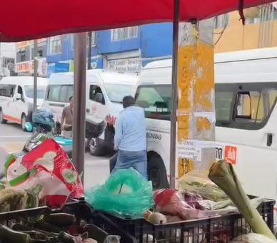 Conato de bronca entre operadores de transporte público en calles del Estado de México