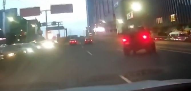 Conductora sufre momentos de terror tras agresión vial perpetrada por tripulante de Jeep en zona limítrofe