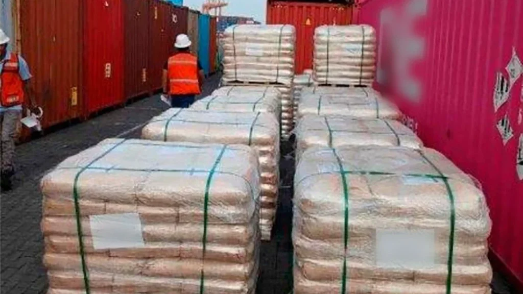 Decomisan más de 54 toneladas de químicos precursores de drogas en la aduana de Manzanillo