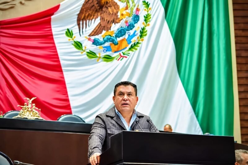 Demanda Álex Domínguez respuestas concretas a Claudia Sheinbaum durante su gira por Ciudad Juárez