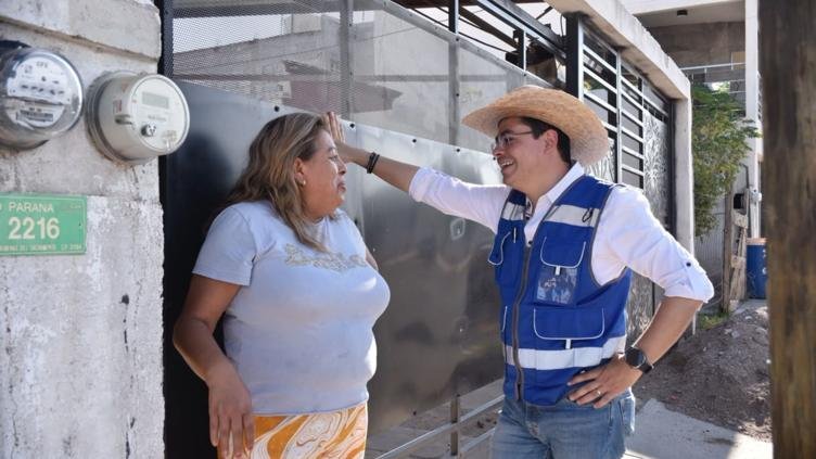 Doce horas de diálogo ciudadano: Rafa Loera recorre casa por casa la colonia Riberas de Sacramento
