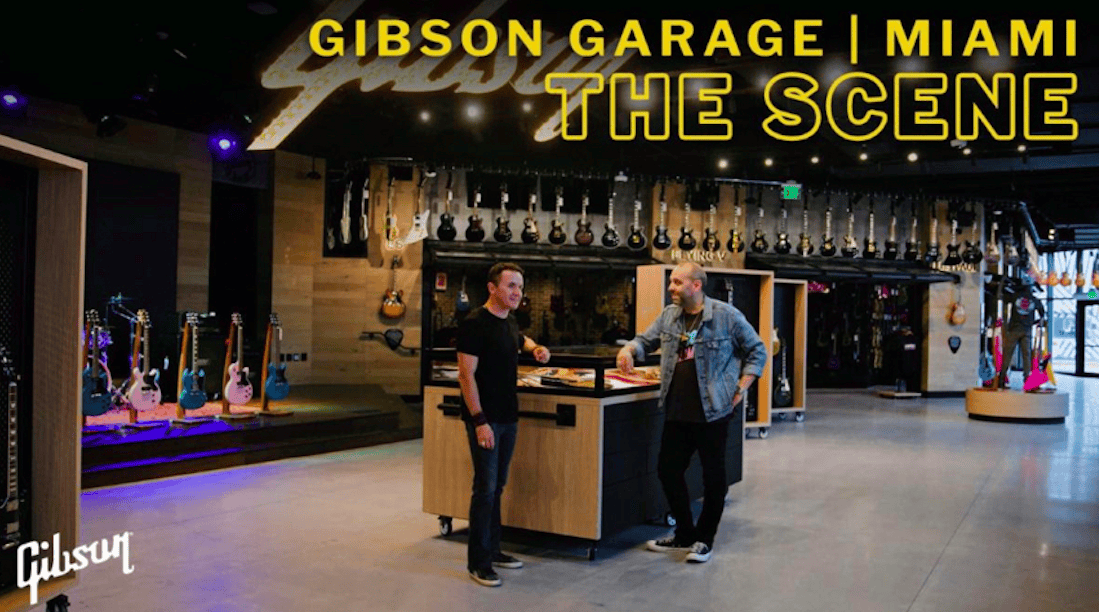 El reconocido cantautor colombiano fonseca recorre asombrado el nuevo gibson garage en miami