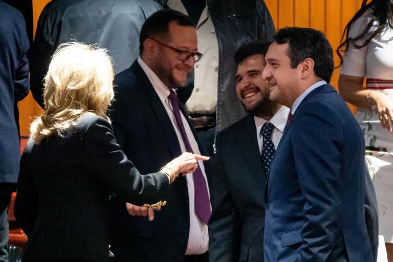 Encuentro privado de los hijos de López Obrador con destacados empresarios en la Condesa genera suspicacias políticas