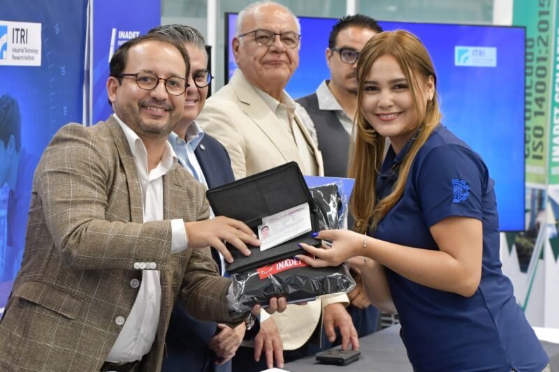 Estudiantes de Chihuahua viajan a Taiwán para especializarse en inteligencia artificial y automatización industrial