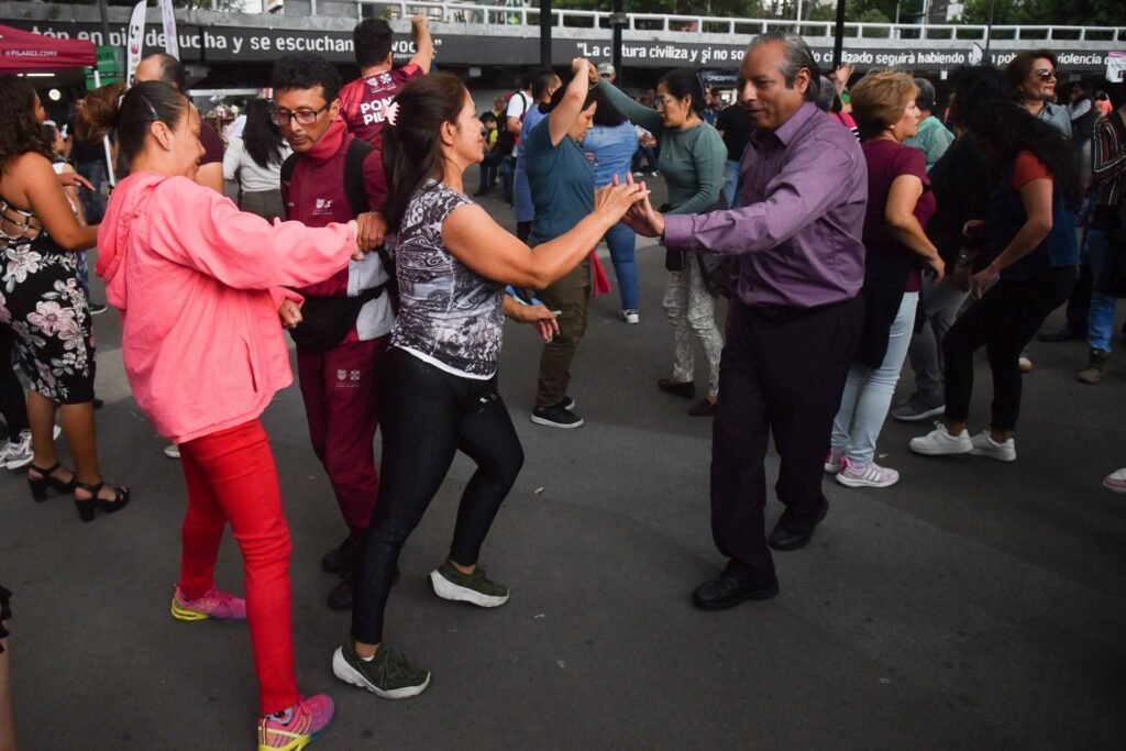 Fiesta sobre rieles: el Metro de la Ciudad de México celebra su aniversario con conciertos masivos y gratuitos