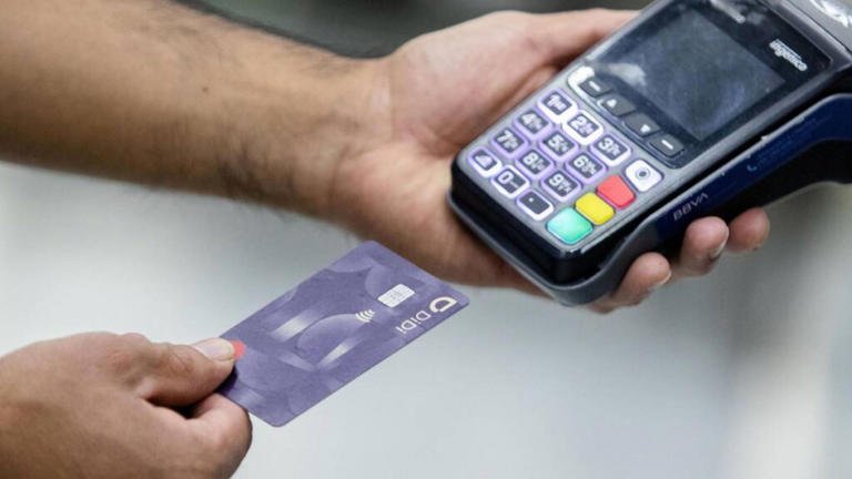 Golpe fiscal: el sat anula la facturación a más de dos mil comercializadoras de carburantes