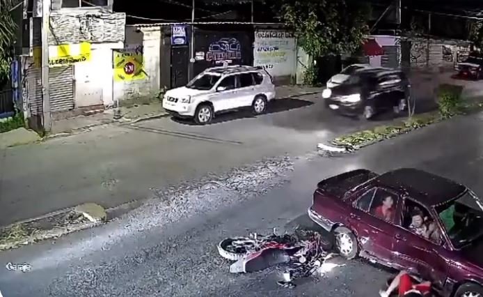 Grave accidente vial en la zona metropolitana deja a motociclista con múltiples lesiones tras violento impacto