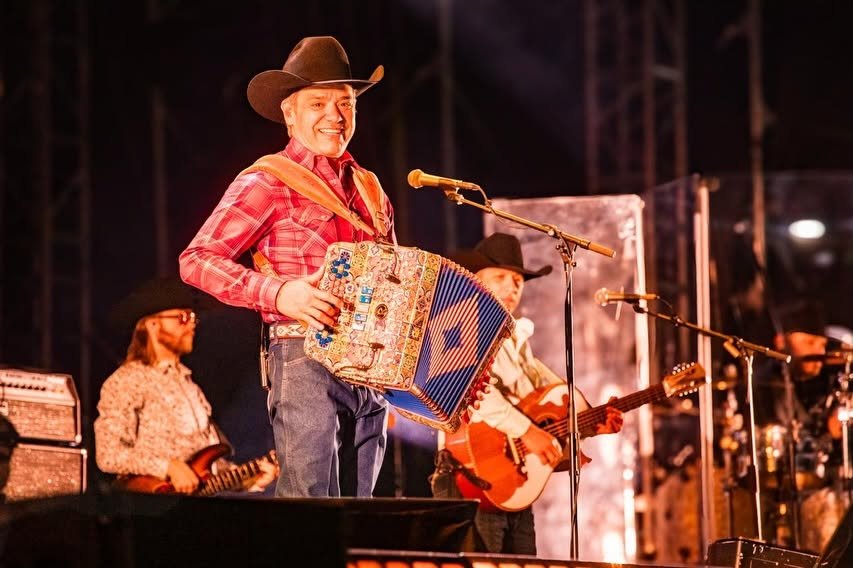 Grupo Intocable liderará los festejos patrios del 2026 con concierto masivo en la plaza principal de la capital