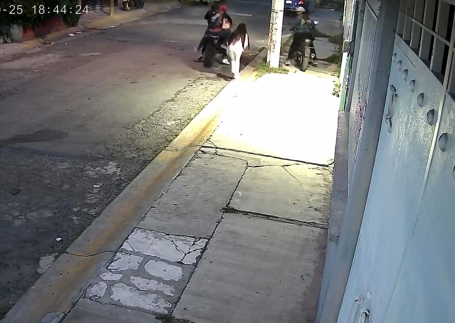 Inseguridad en Chimalhuacán: captan en video violento asalto a estudiante en su camino a casa