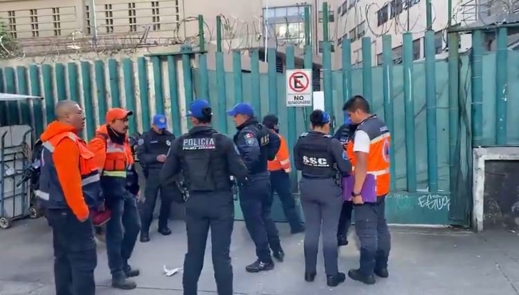 Investigan fallecimiento de adulto mayor tras caer desde el cuarto piso en hospital de la CDMX