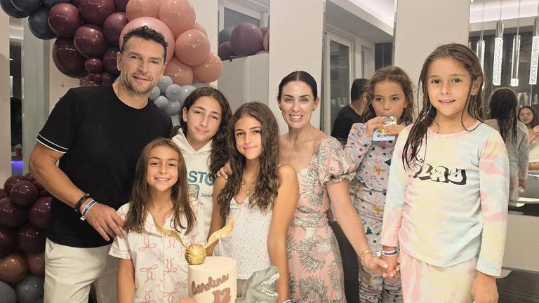 Jacky Bracamontes consiente a su hija Caro con un viaje inolvidable a Orlando por su cumpleaños
