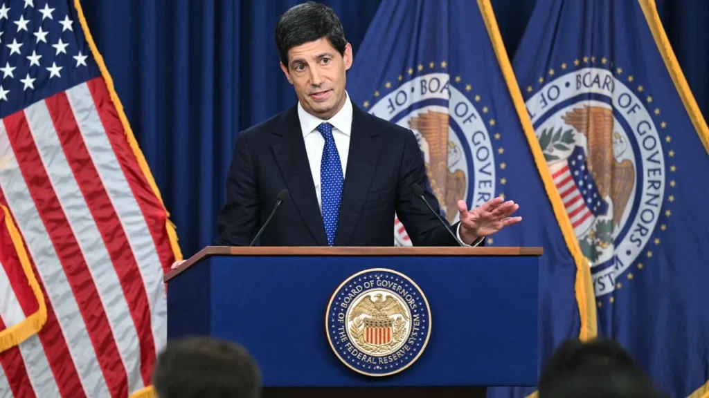 La Fed sube sus tasas ante inflación y desafía a Trump