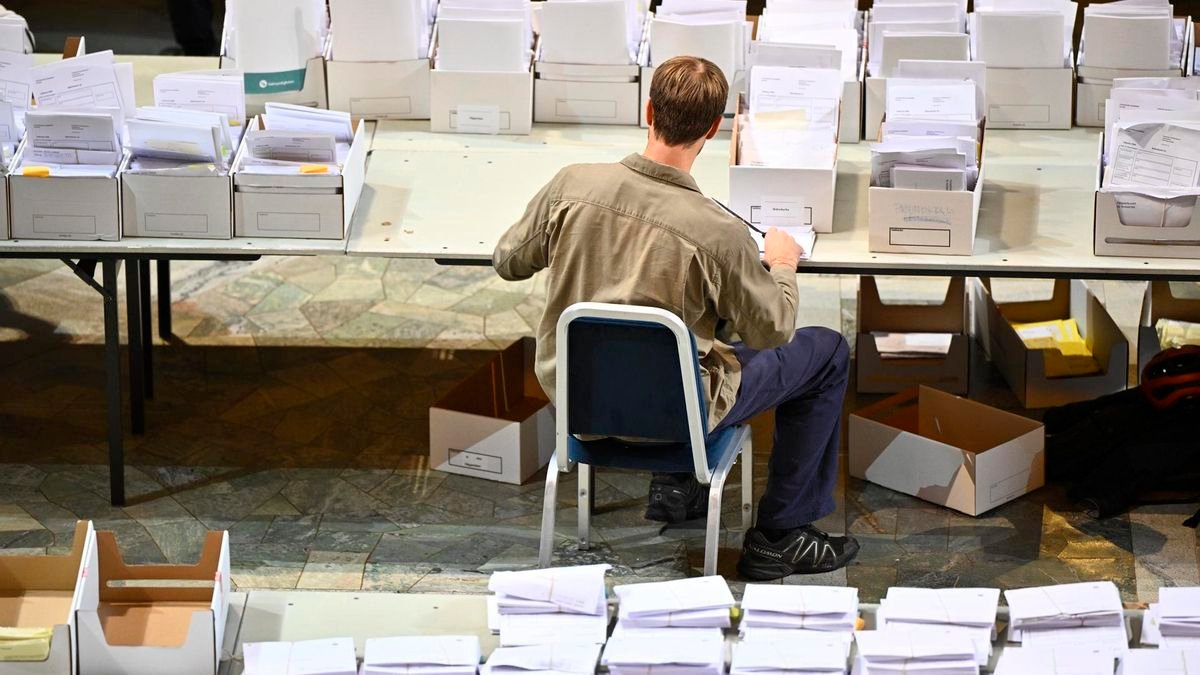 La ultraderecha sueca recurre a la teoría del gran reemplazo para justificar su derrota electoral