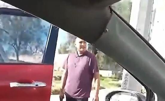 mando policial fuera de servicio siembra temor tras amenazar con un arma a residentes en Temascalapa