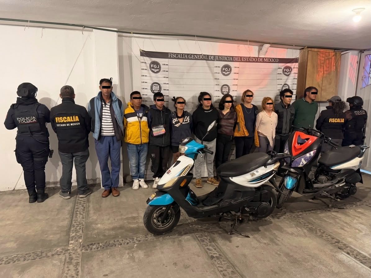 Operativo policial en Toluca deja diez detenidos y decomiso de drogas y vehículos