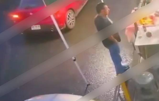 pareja de adultos mayores sufre el robo de su vehículo mientras compraba tamales en ecatepec