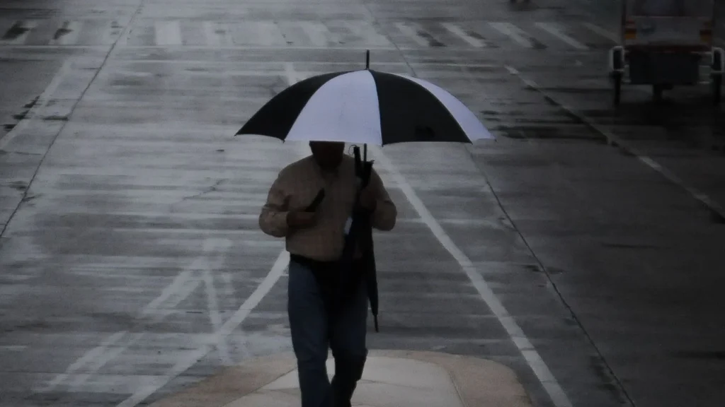 Pronóstico del clima para hoy: alerta por lluvias intensas, tormentas eléctricas y altas temperaturas en el país